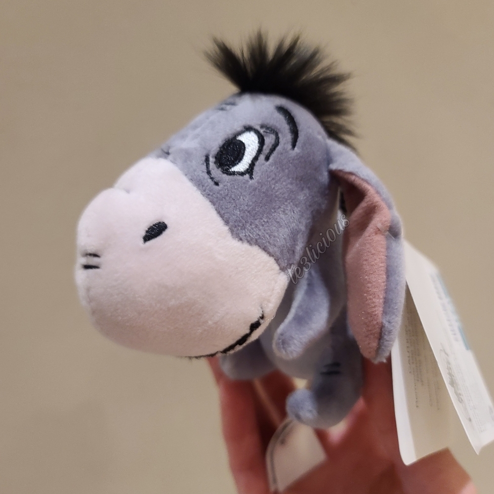 DISNEY PARKS EEYORE BIG HEAD PLUSH MAGNET - Picture 3 of 6
